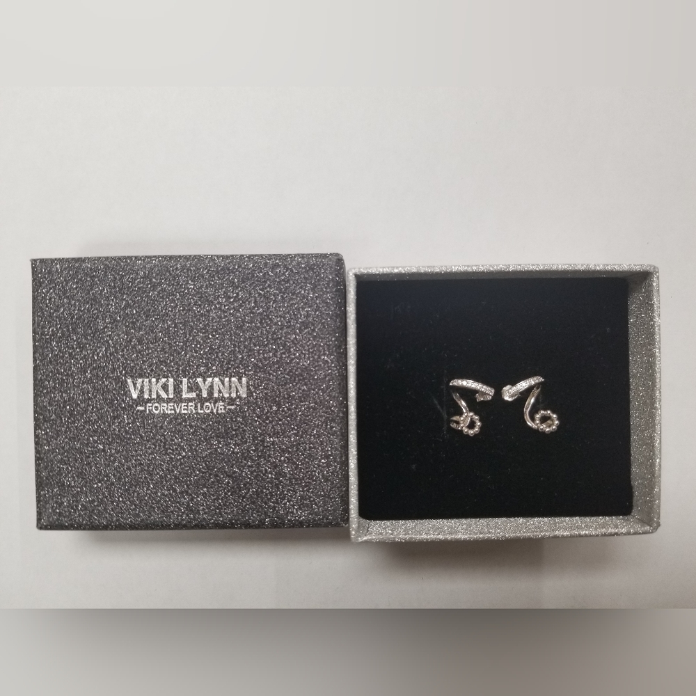 New in Box Viki Lynn Sterling Silver Zig zag earrings